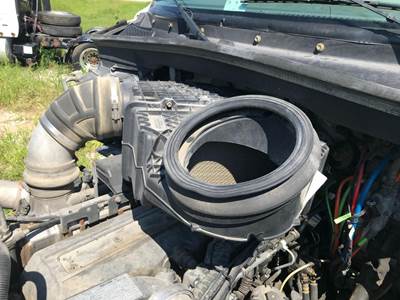 Peterbilt 579 Air Cleaner / Air Filter Housing