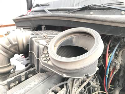 Peterbilt 579 Air Cleaner / Air Filter Housing