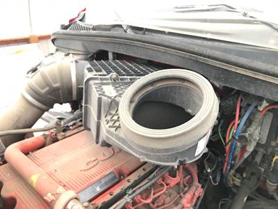 Peterbilt 579 Air Cleaner / Air Filter Housing