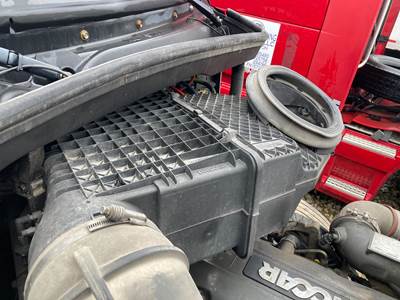 Peterbilt 579 Air Cleaner / Air Filter Housing