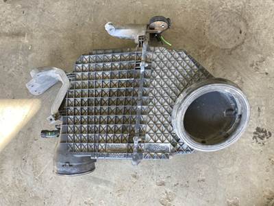 Peterbilt 579 Air Cleaner / Air Filter Housing