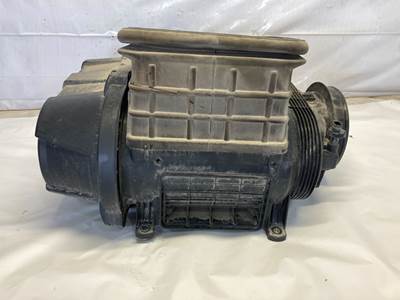 Peterbilt 579 Air Cleaner / Air Filter Housing