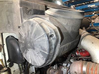 Peterbilt 587 Air Cleaner / Air Filter Housing