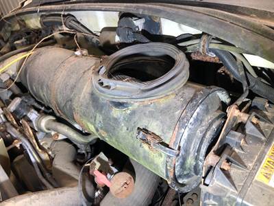 Sterling L9501 Air Cleaner / Air Filter Housing