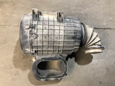 Volvo VNL Air Cleaner / Air Filter Housing