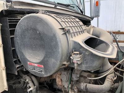 Volvo VNL Air Cleaner / Air Filter Housing