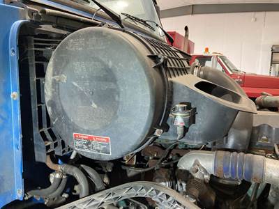 Volvo VNL Air Cleaner / Air Filter Housing