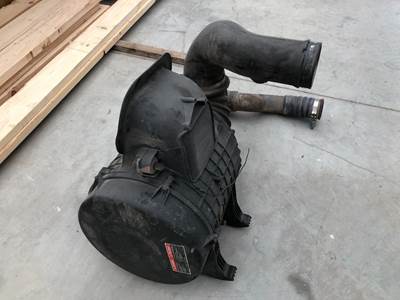 Volvo VNL Air Cleaner / Air Filter Housing