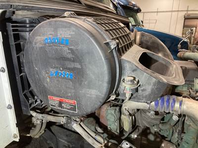 Volvo VNL Air Cleaner / Air Filter Housing