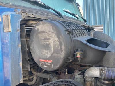 Volvo VNL Air Cleaner / Air Filter Housing