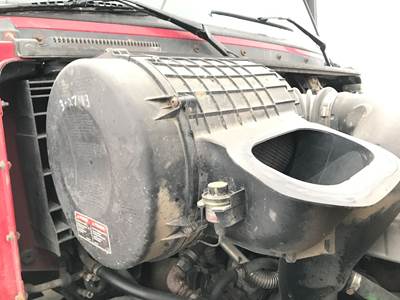 Volvo VNL Air Cleaner / Air Filter Housing