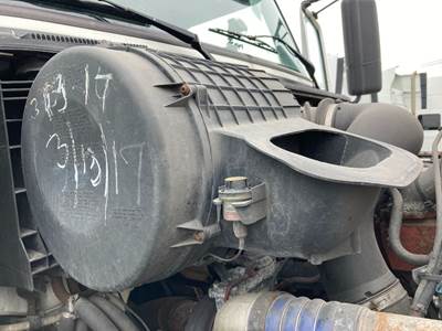 Volvo VNL Air Cleaner / Air Filter Housing