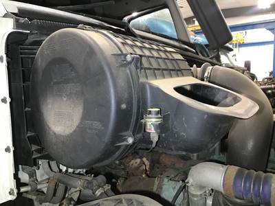 Volvo VNL Air Cleaner / Air Filter Housing