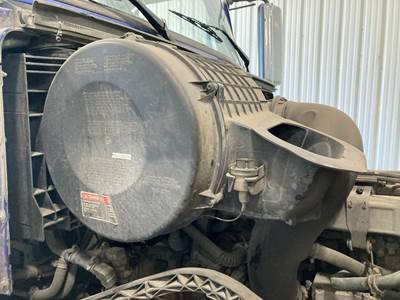 Volvo VNL Air Cleaner / Air Filter Housing