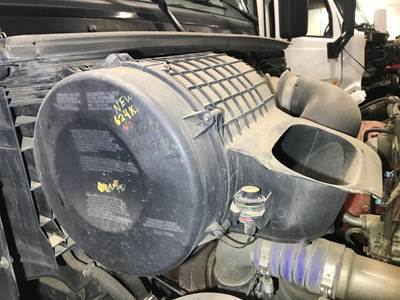 Volvo VNL Air Cleaner / Air Filter Housing