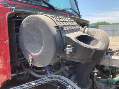 Volvo VNL Air Cleaner / Air Filter Housing