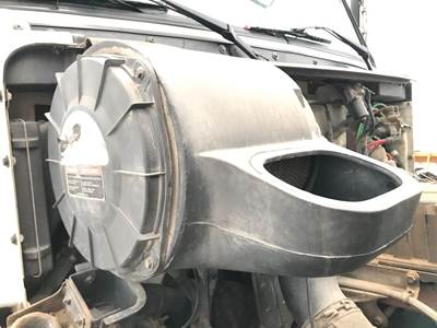 Volvo VNL Air Cleaner / Air Filter Housing