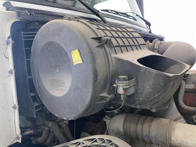 Volvo VNL Air Cleaner / Air Filter Housing