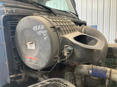 Volvo VNL Air Cleaner / Air Filter Housing