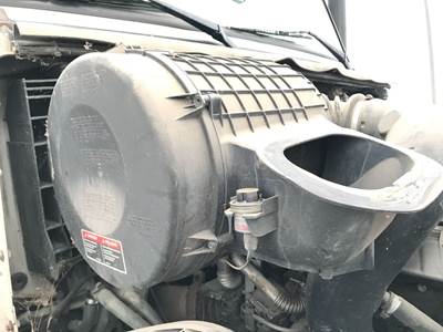 Volvo VNL Air Cleaner / Air Filter Housing