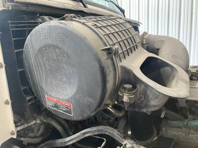 Volvo VNL Air Cleaner / Air Filter Housing