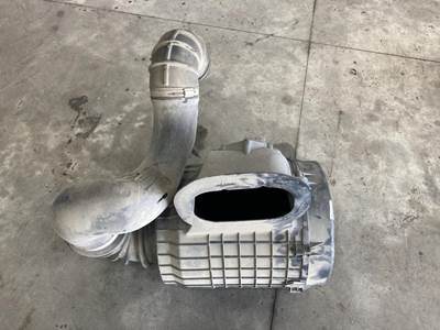 Volvo VNL Air Cleaner / Air Filter Housing