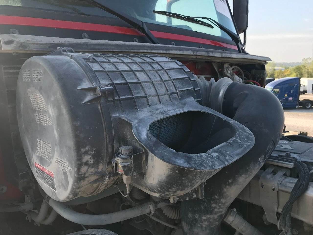 2006 Volvo VNL Air Cleaner / Air Filter Housing For Sale Kansas City