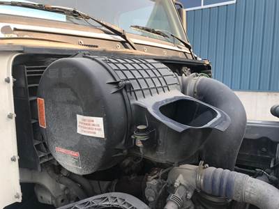 Volvo VNL Air Cleaner / Air Filter Housing