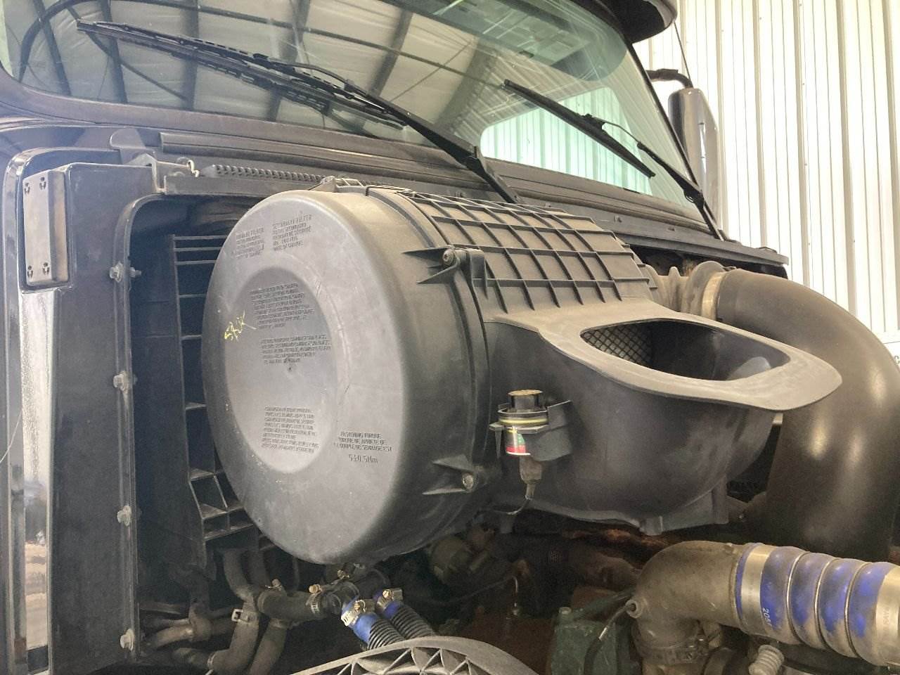 2015 Volvo VNL Air Cleaner / Air Filter Housing For Sale Winimac, IN