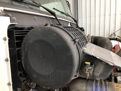 Volvo VNL Air Cleaner / Air Filter Housing