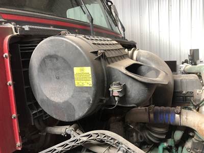 Volvo VNL Air Cleaner / Air Filter Housing