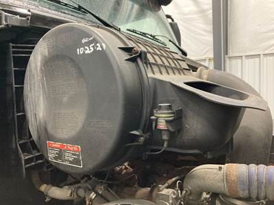 Volvo VNL Air Cleaner / Air Filter Housing