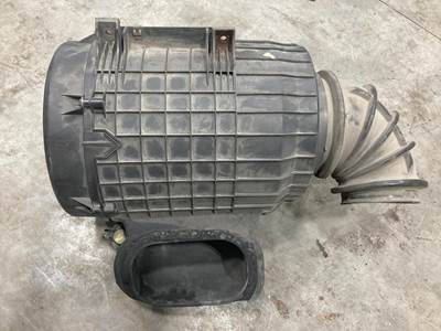 Volvo VNL Air Cleaner / Air Filter Housing