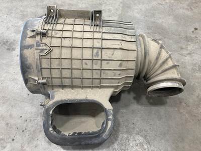 Volvo VNL Air Cleaner / Air Filter Housing