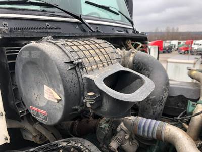 Volvo VNL Air Cleaner / Air Filter Housing