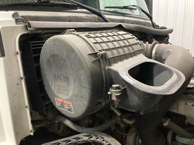 Volvo VNL Air Cleaner / Air Filter Housing