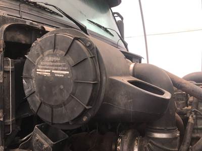 Volvo VNL Air Cleaner / Air Filter Housing