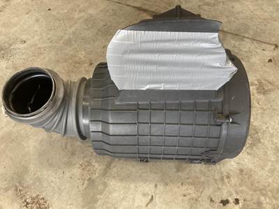 Volvo VNL Air Cleaner / Air Filter Housing