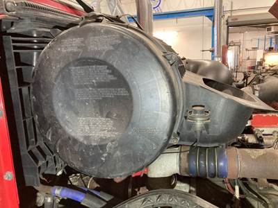 Volvo VNL Air Cleaner / Air Filter Housing
