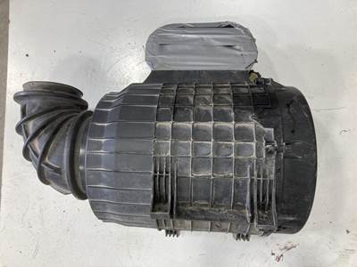 Volvo VNL Air Cleaner / Air Filter Housing