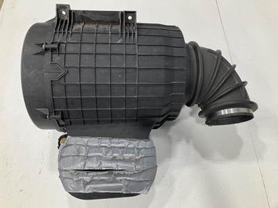 Volvo VNL Air Cleaner / Air Filter Housing