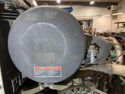 Volvo VNL Air Cleaner / Air Filter Housing