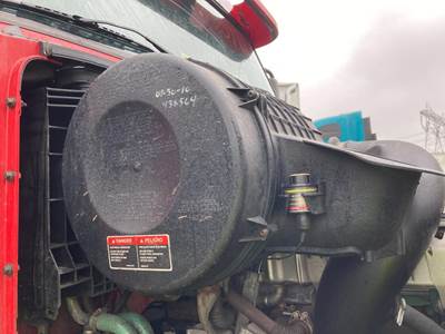 Volvo VNL Air Cleaner / Air Filter Housing