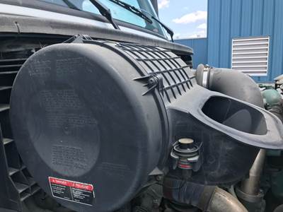 Volvo VNM Air Cleaner / Air Filter Housing
