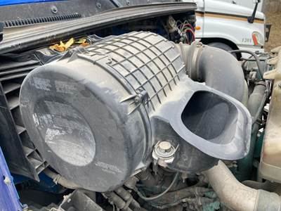 Volvo VNM Air Cleaner / Air Filter Housing