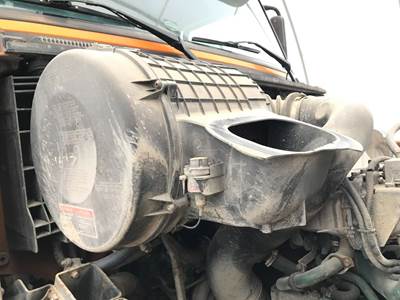 Volvo VNM Air Cleaner / Air Filter Housing