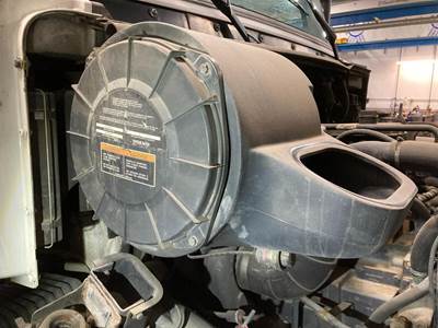 Volvo VNM Air Cleaner / Air Filter Housing