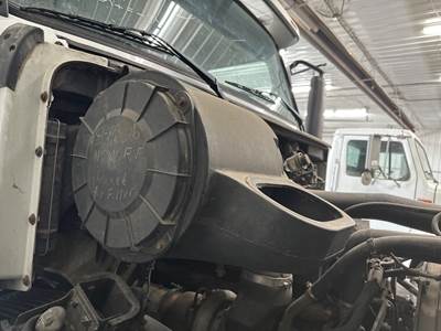 Volvo VNM Air Cleaner / Air Filter Housing