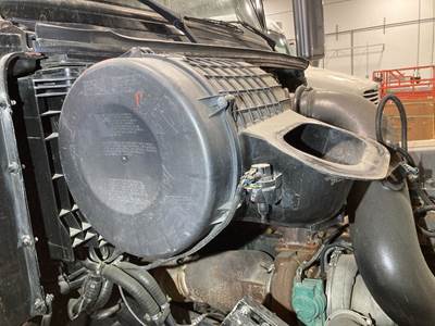 Volvo VT Air Cleaner / Air Filter Housing