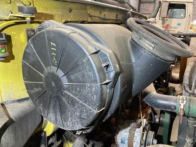 Volvo WAH Air Cleaner / Air Filter Housing